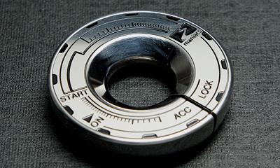 maniacsソリッド・ベゼル・クロノ （ブラックインクド・フィニッシュ