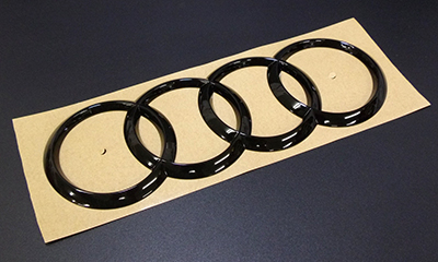 Audi純正A3/S3/RS3(8V) Sportback 4Ringsグロスブラックリアエンブレム