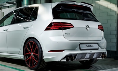 Oettinger リヤバンパーwithディフューザー for Golf7.5GTI 【お