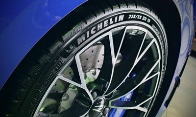MICHELIN PILOT SPORT 5 235/35ZR19 91Y XLタイヤ交換【ご来店専用