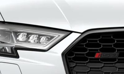 OL/US】Audi純正RS3(8V)ブラックフロントエンブレム エクステリア