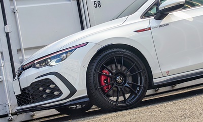 OZ × maniacs Ultraleggera-HLT NERO (19インチ/8J) ホイール