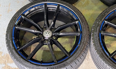 OL/US】VW純正ホイール PRETORIA グロスブラック/ブルー (19インチ/8J