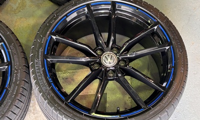 OL/US】VW純正ホイール PRETORIA グロスブラック/ブルー (19インチ/8J